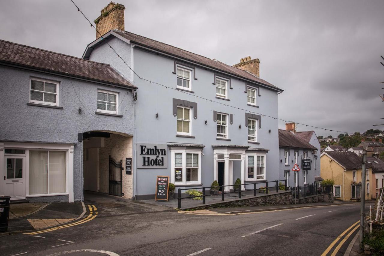 Gwesty'R Emlyn Hotel Newcastle Emlyn Exterior photo